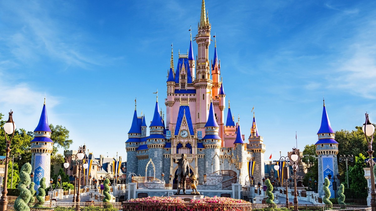 ¡Magia Disney! Resort + $100 Gift Card